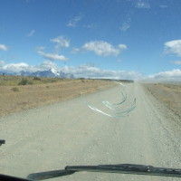 Po Argentynie i Chile robimy 15 000 km autostopem. Drogi nie zawsze są asfaltowe, a w szybie dziura, ale najważniejsze, że zbliżamy się do celu:)