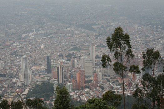 Widok na Bogotę ze szczytu,